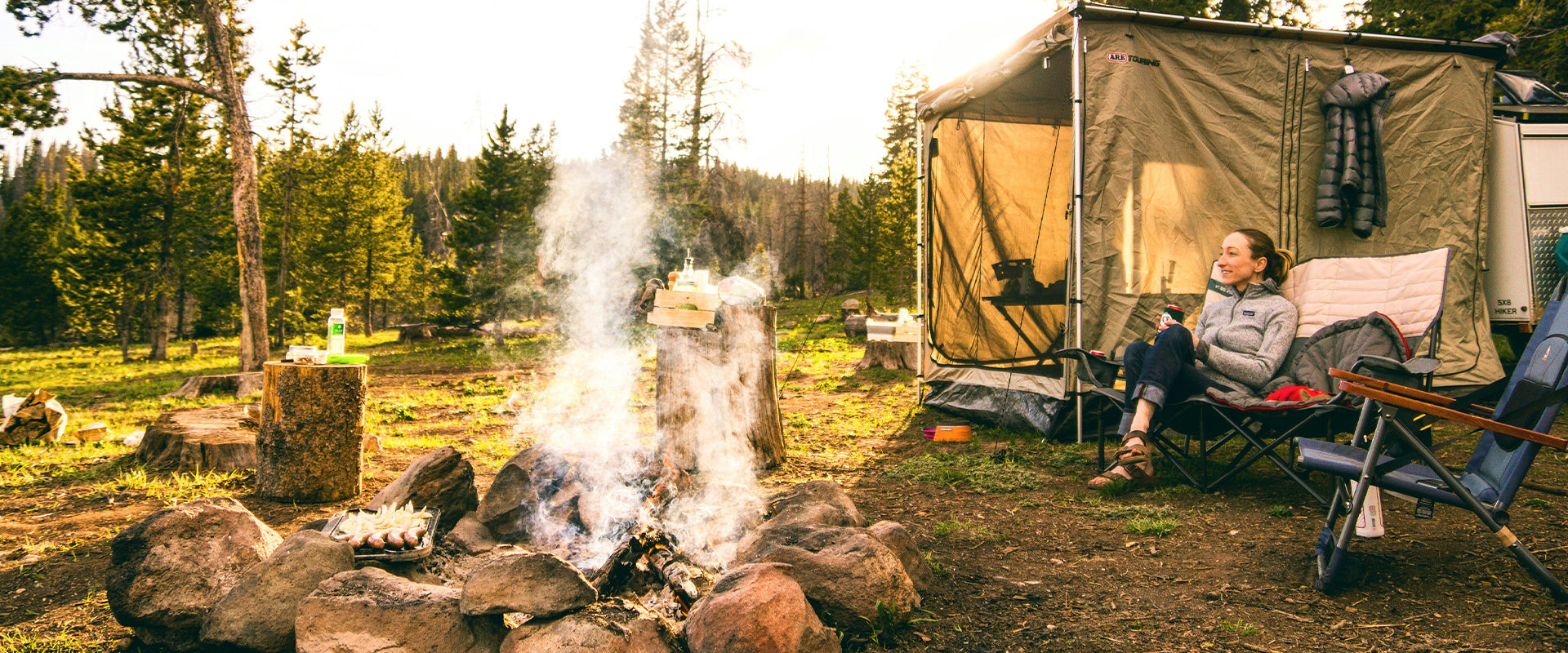 OUTDOOR LIVING