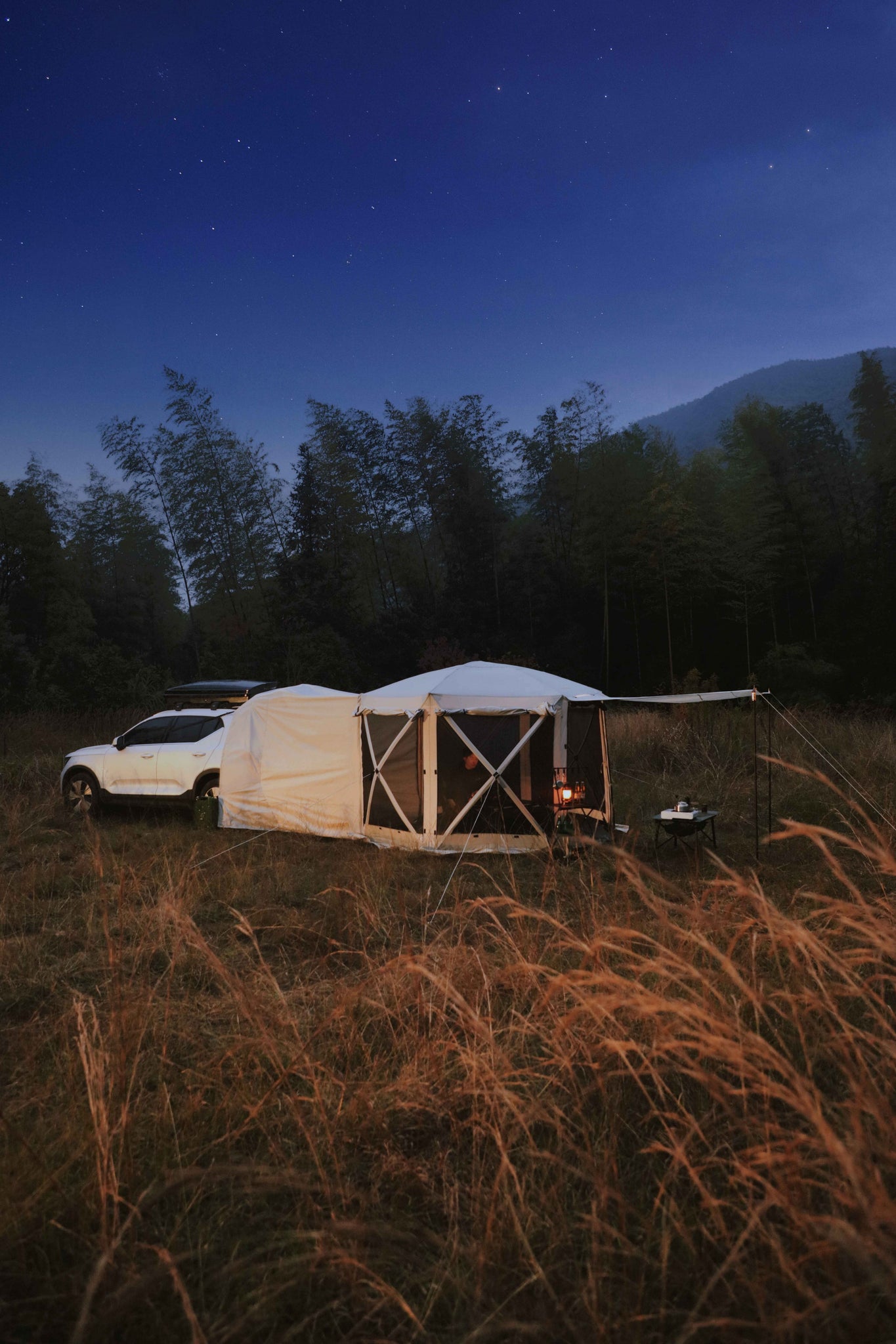 REAR HATCH OUTDOOR CAMPING TENT
